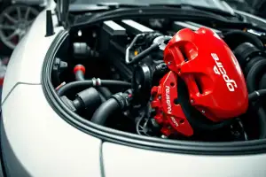 Porsche auf dem Prüfstand: Detailaufnahme von Fahrwerk- und Motorkomponenten für den Trackday-Einsatz